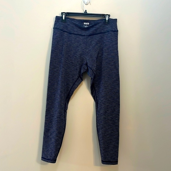 Duluth Trading Co Pants - Duluth Trading Co. Navy Stripe Athletic Leggings women’s L Activewear Yoga